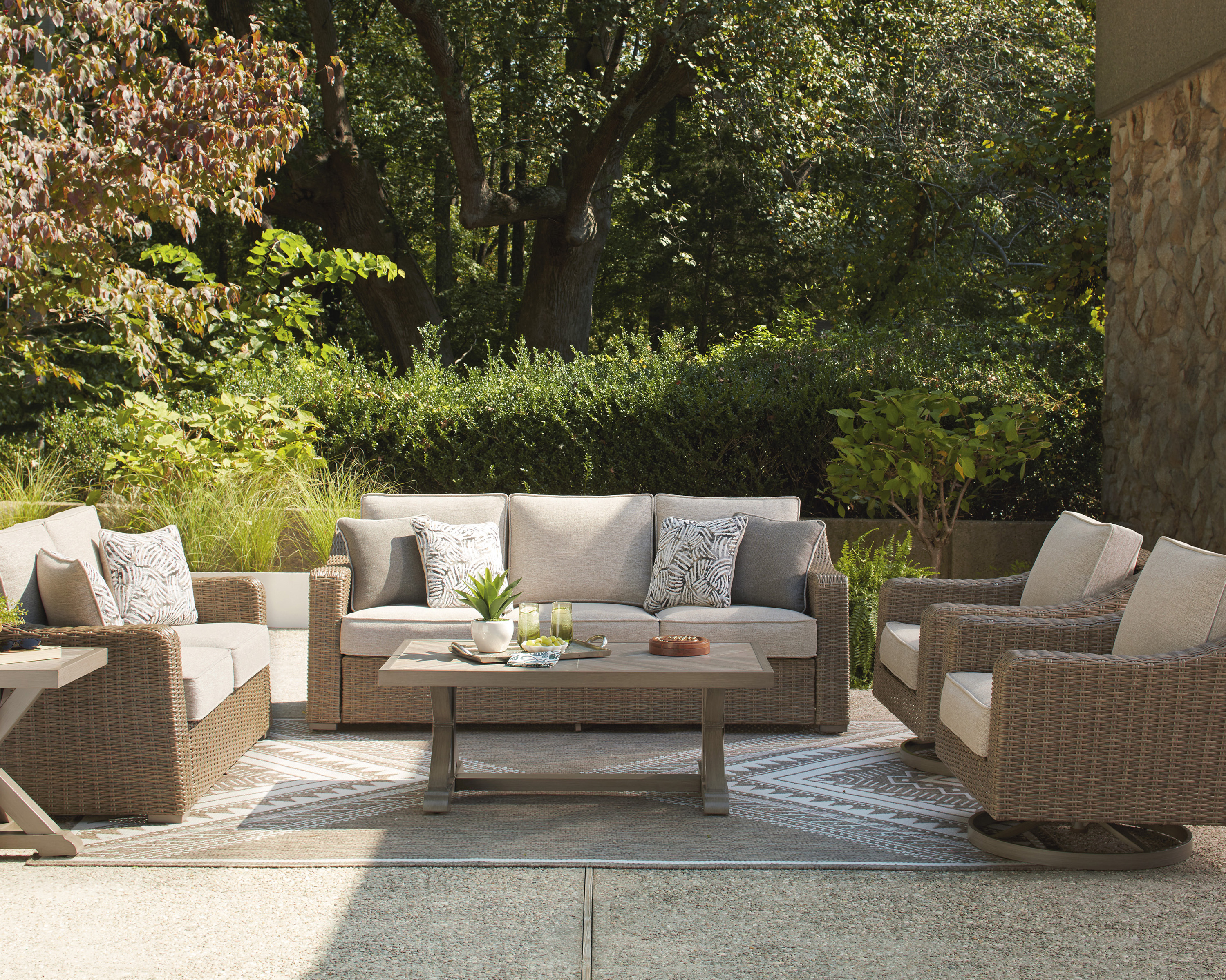 modern outdoor furniture set