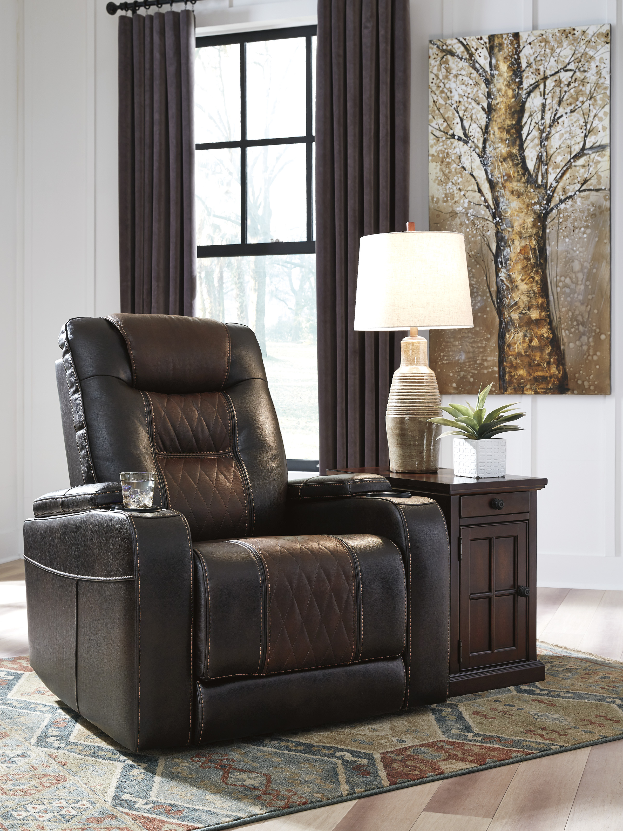 Recline and lounge for a relaxed dad