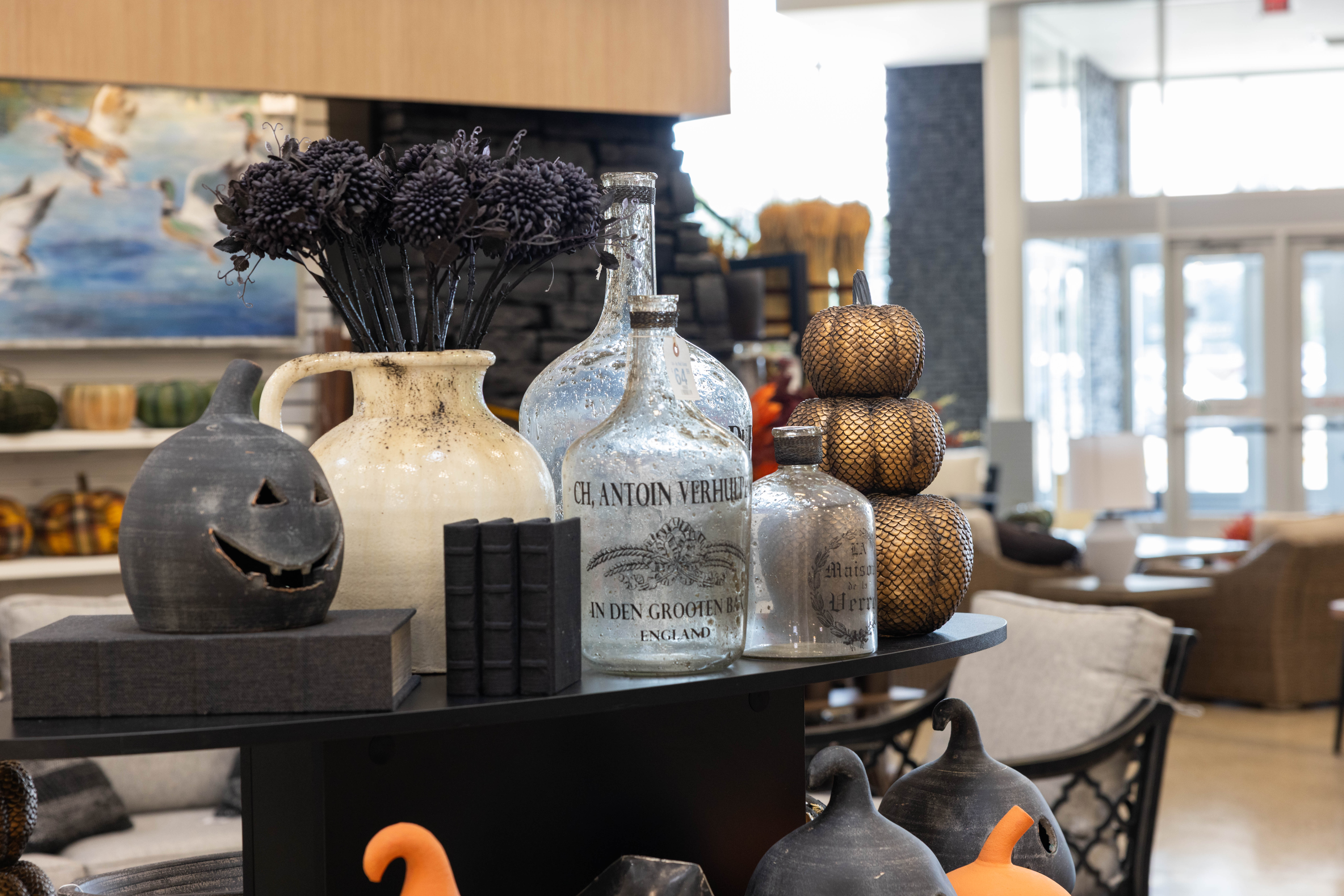 halloween pumpkin and tabletop decor using pumpkins and ghost 