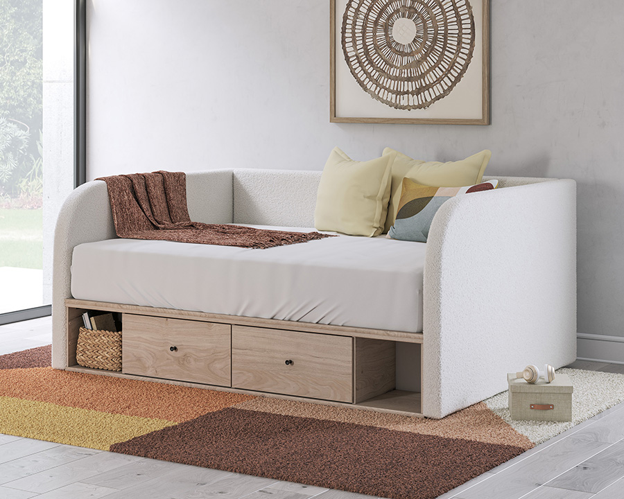 daybed in guest room