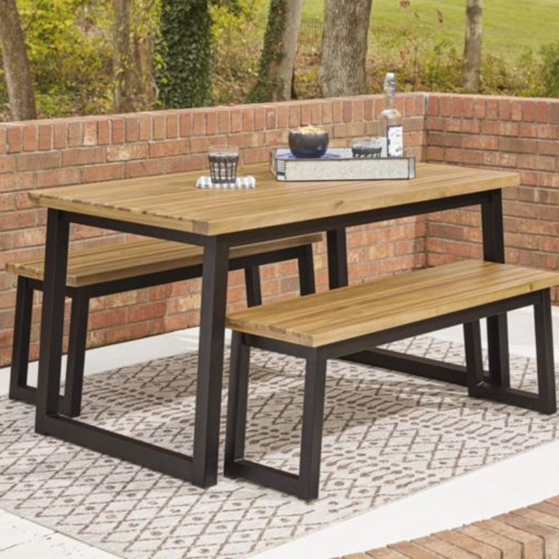 Outdoor dining set