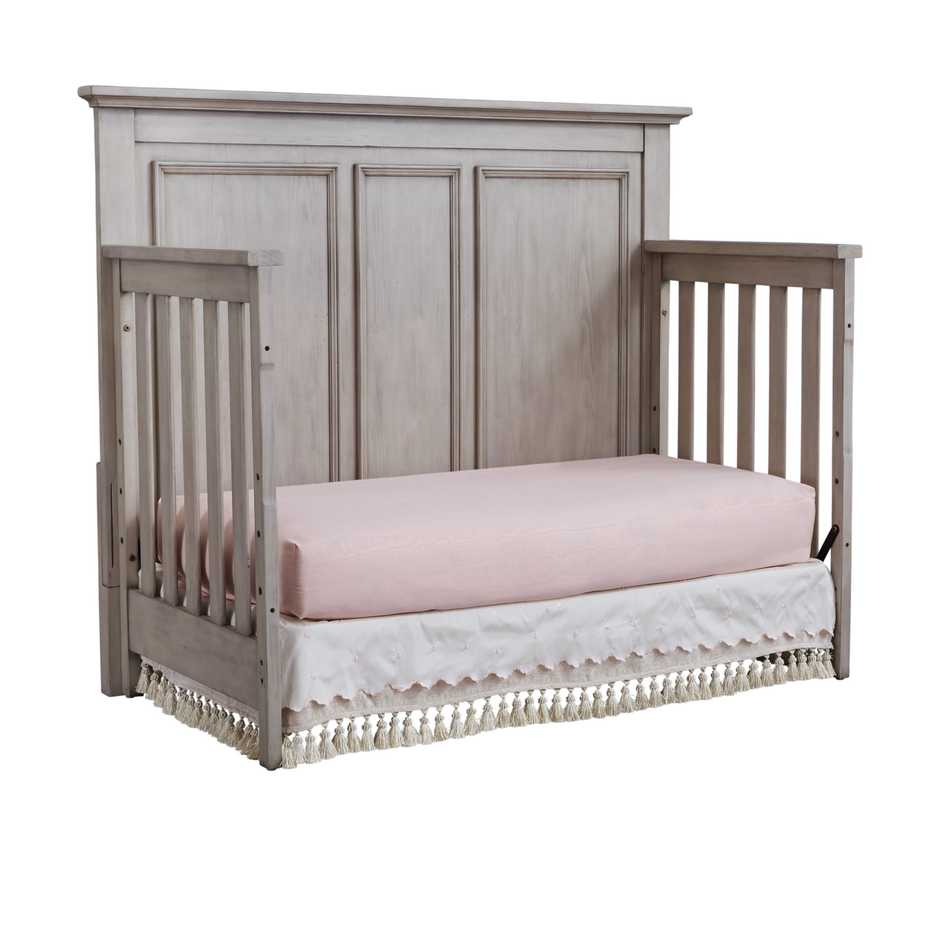 M Design Village Kenilworth Convertible Crib